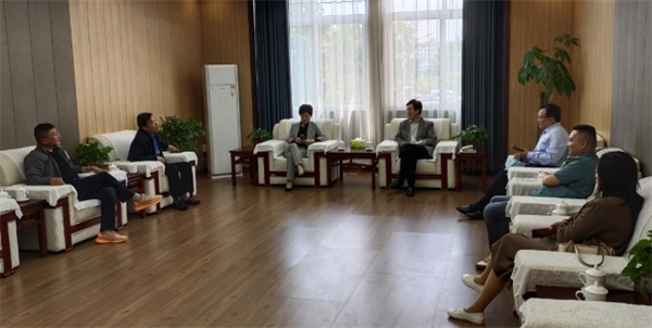 縣紀(jì)委書記馮泊等一行蒞臨智能化車間調(diào)研指導(dǎo)工作263.png